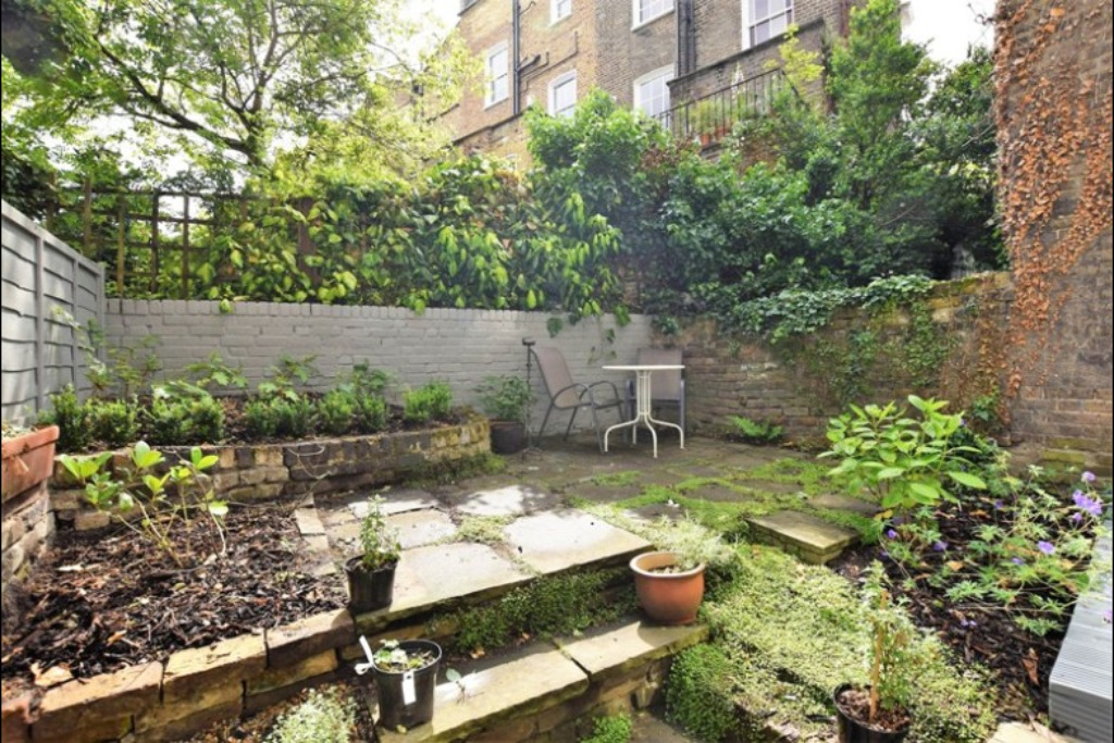 1.regents-park-road-462-per-week