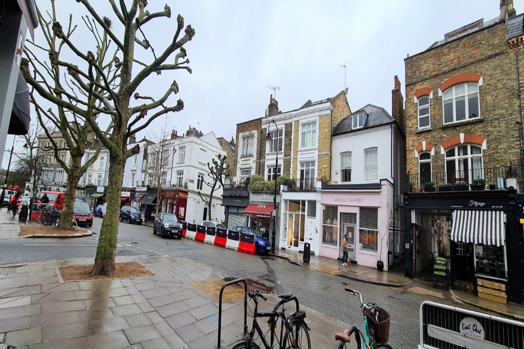 10.mayfair-mews-regents-park-road-420-per-week