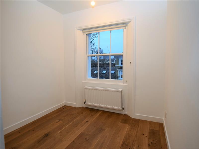 10.regents-park-road-800-per-week