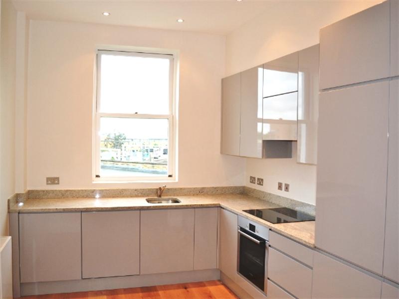 3.gloucester-avenue-975-per-week