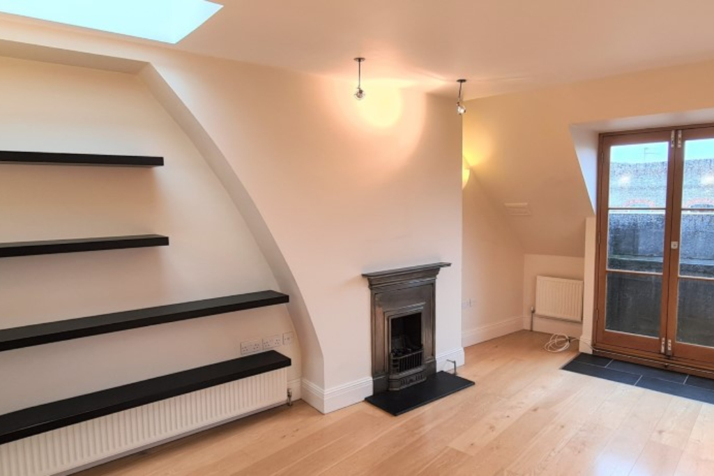 3.mayfair-mews-regents-park-road-420-per-week