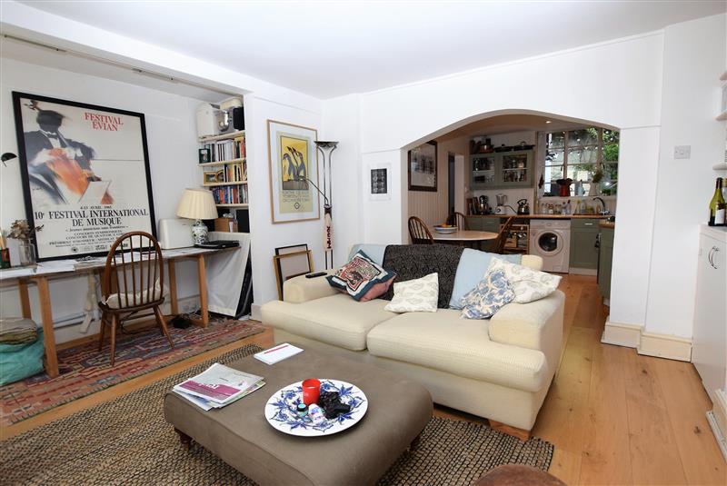 4.chalcot-road-400-per-week