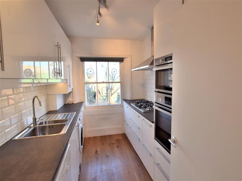 4.regents-park-road-800-per-week