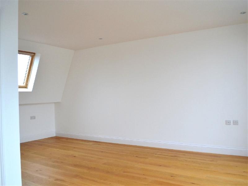 5.gloucester-avenue-975-per-week