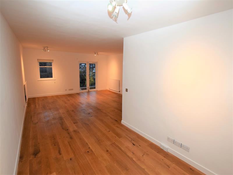 5.regents-park-road-800-per-week