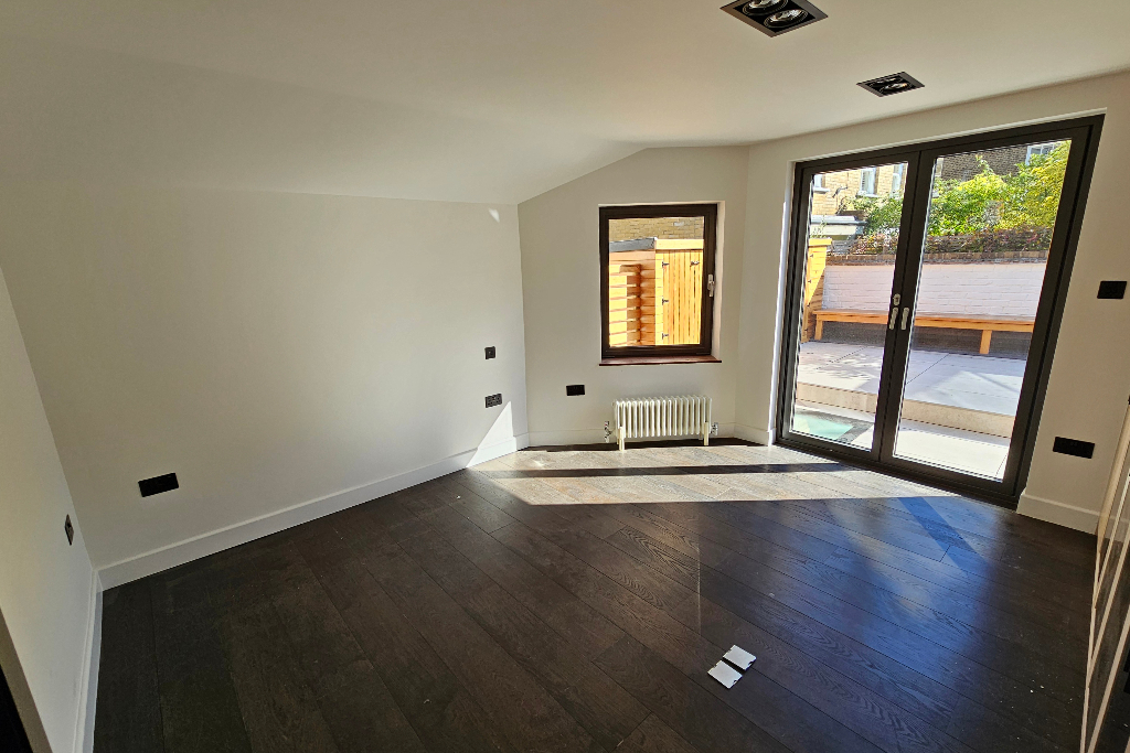 6.erskine-mews-1850-per-week