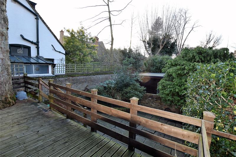 6.lower-merton-rise-725-per-week