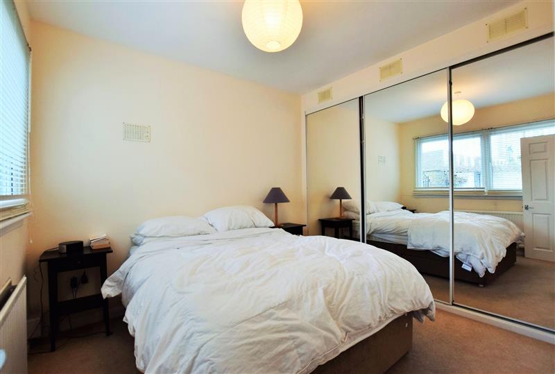 8.lower-merton-rise-725-per-week