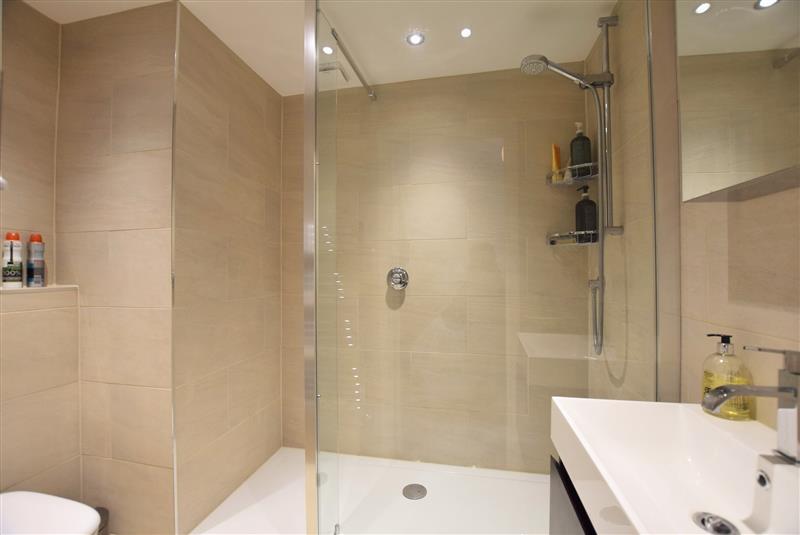 9.lower-merton-rise-725-per-week