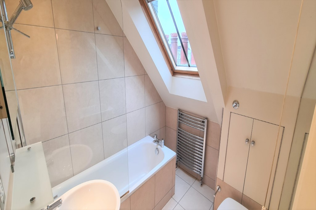 9.mayfair-mews-regents-park-road-420-per-week