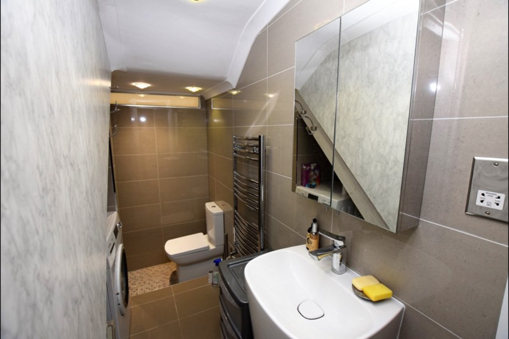 9.regents-park-road-462-per-week